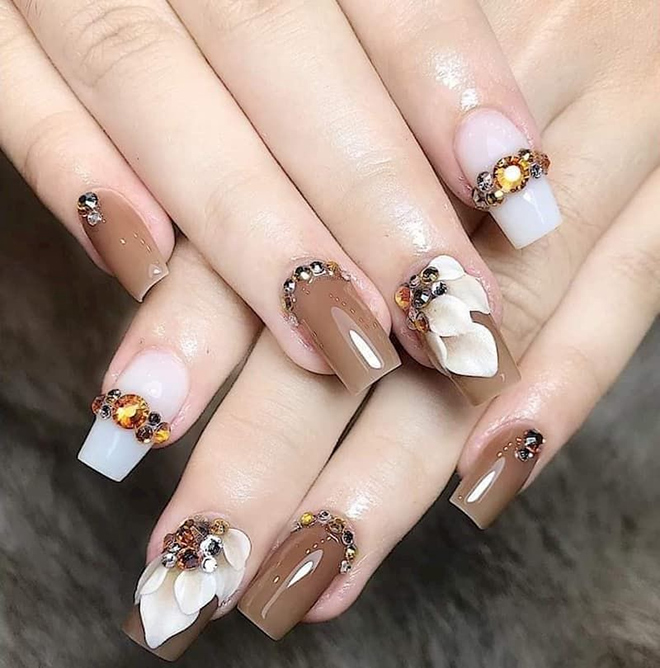 TUYỂN THỢ NAIL CÓ KINH NGHIỆM – SOUTHPORT