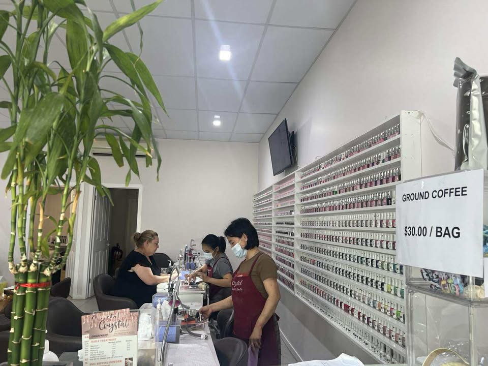 Sang Tiệm Nail Vùng Melbourne