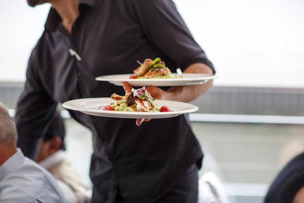 Tiệm bánh mì tại DFO Skygate – Brisbane Airport (cách Inala 25 phút lái xe) cần tuyển nhân viên