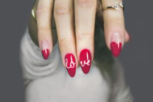 Tiệm Nails cách Cabramatta 30' lái xe cần tuyển: - Ảnh 1