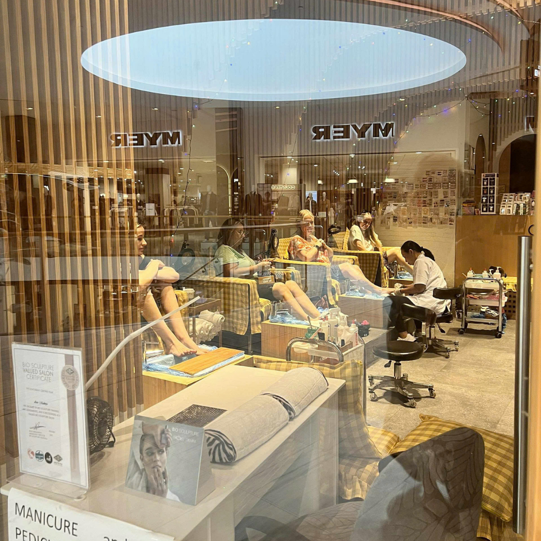 Cần sang tiệm Nail & Beauty trong Shopping Centre vùng Miranda, NSW