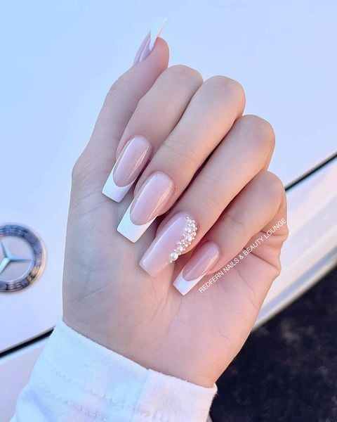 Shop nail cách Inala 15 phút cần tuyển thợ bột & thợ tay chân nước