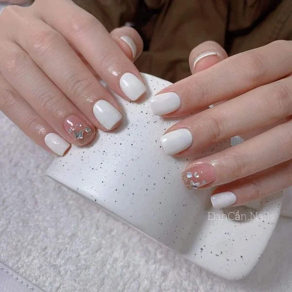 Shop Nails ở Geelong West cần tuyển thợ CTN có kinh nghiệm.