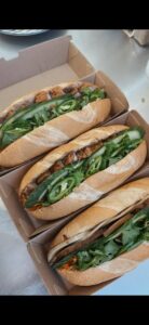 Tuyển nhân viên phụ làm bánh mì thịt (Front House) - Ảnh 1